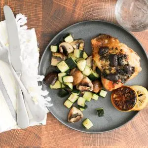 greek-style-chicken-with-zucchini-and-mushrooms