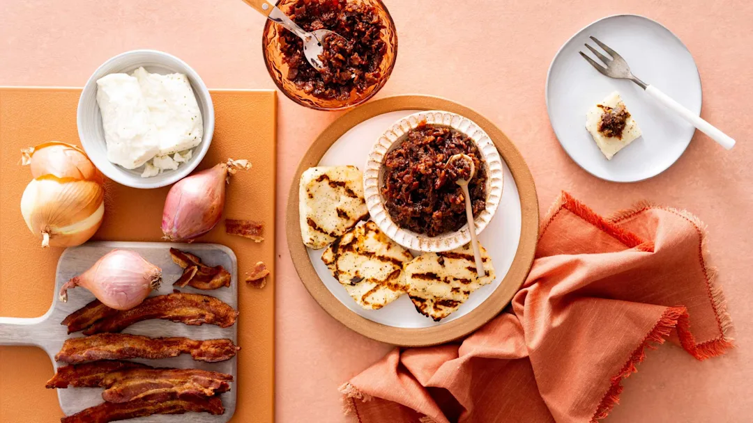 low-carb-bourbon-bacon-jam-with-grilled-halloumi