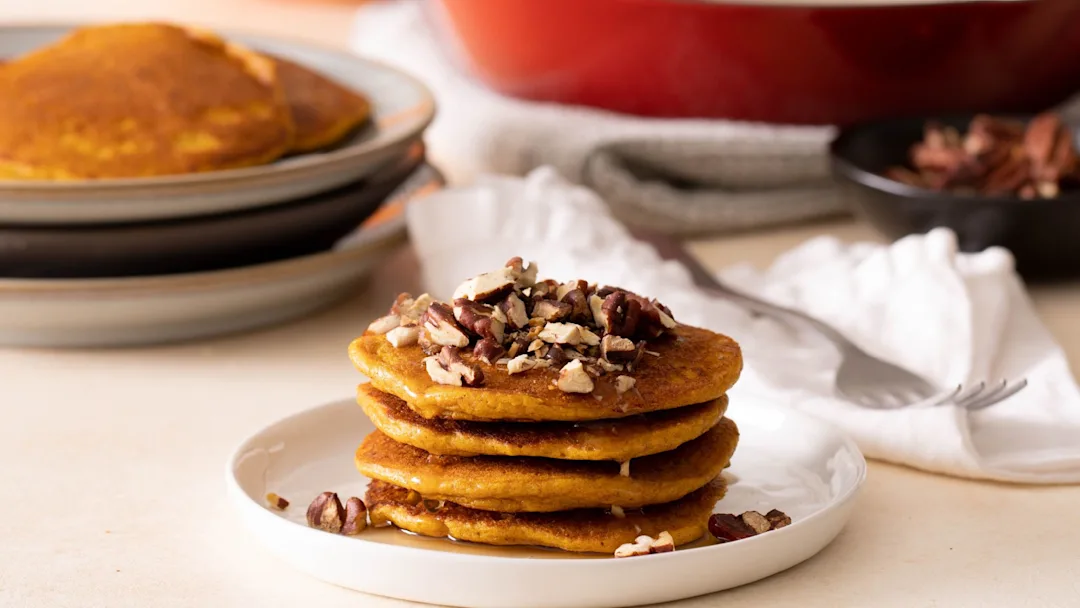 pumpkin-pancakes-with-sour-cream-and-pecans