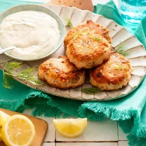 Keto Grilled Salmon Burgers with Dill Sauce 