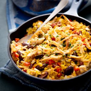 One Pot Portuguese Inspired Cauliflower Rice and Chicken Recipe | @Atkins