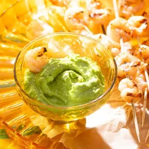 garlic-shrimp-with-avocado-dip