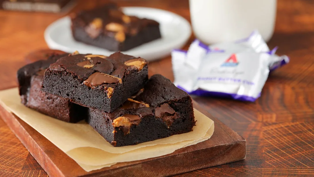 keto-flourless-chocolate-peanut-butter-cup-brownies