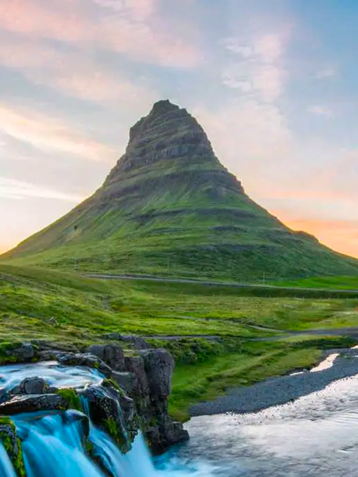 Mount Kirkjufell lies just to the west of Grundarfjörður and the area is often host to artists drawn to its spectacular sunsets.