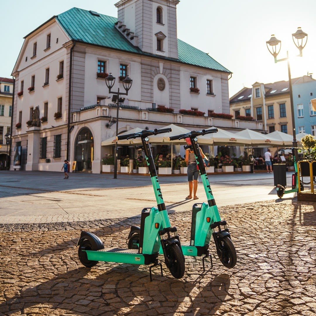 Opened in Gliwice with 100 scooters in the summer of 2022.