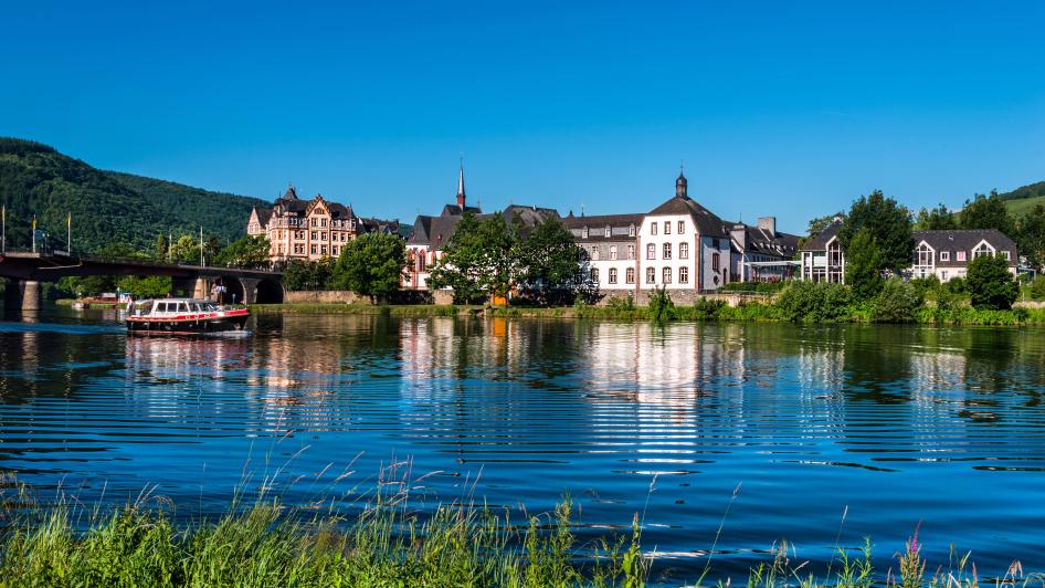 Mosel-Ufer, Bernkastel-Kues, Rheinland-Pfalz  