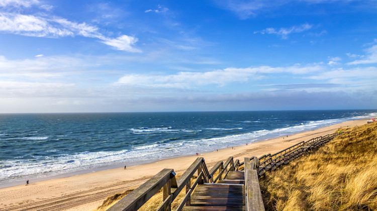 Last Minute Wenningstedt Braderup Sylt Die Gunstigsten Angebote Bei Holidaycheck