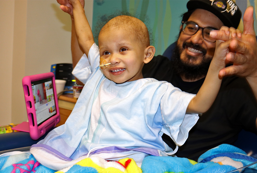 Hospital Gowns | Starlight Children's Foundation