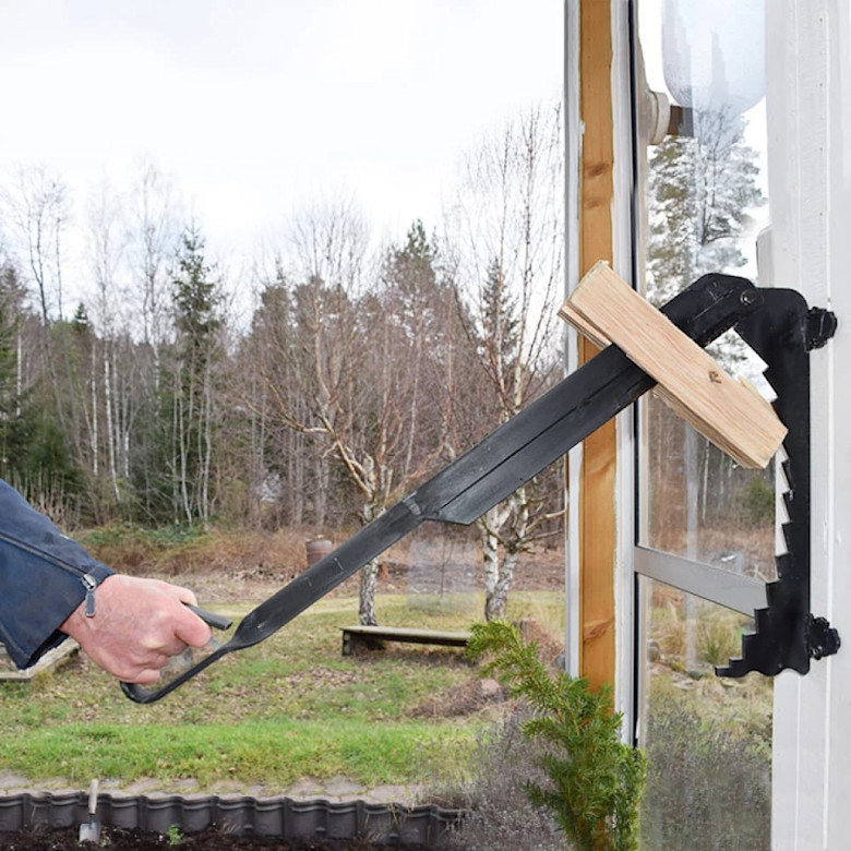Kraftig, veggmontert vedkløyver