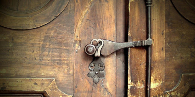 church-door-1927074 1280GIMP