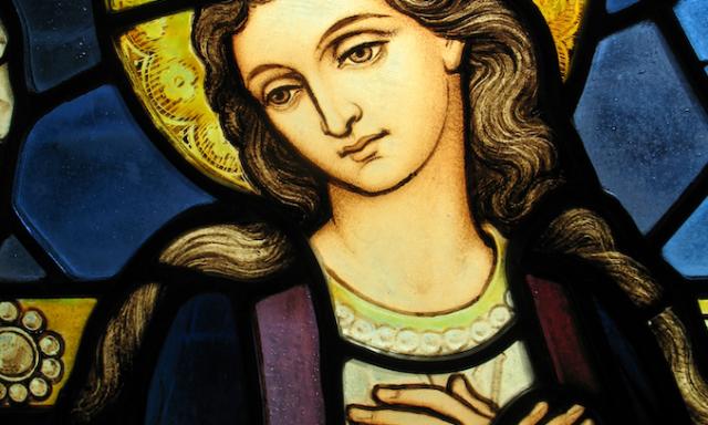 Annonciation neuvaine - vitrail du visage de la Vierge Marie 
