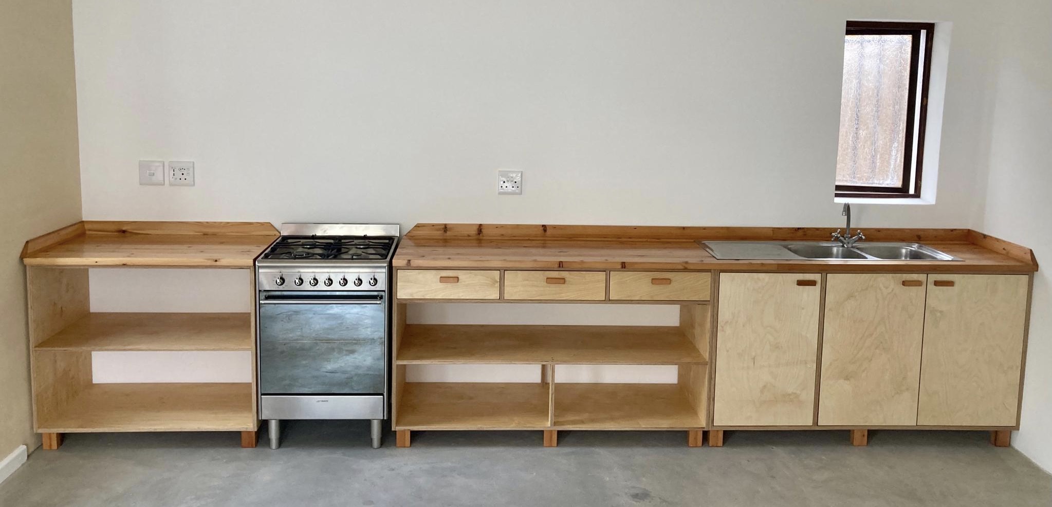 Oregon and Birch Ply open plan kitchen