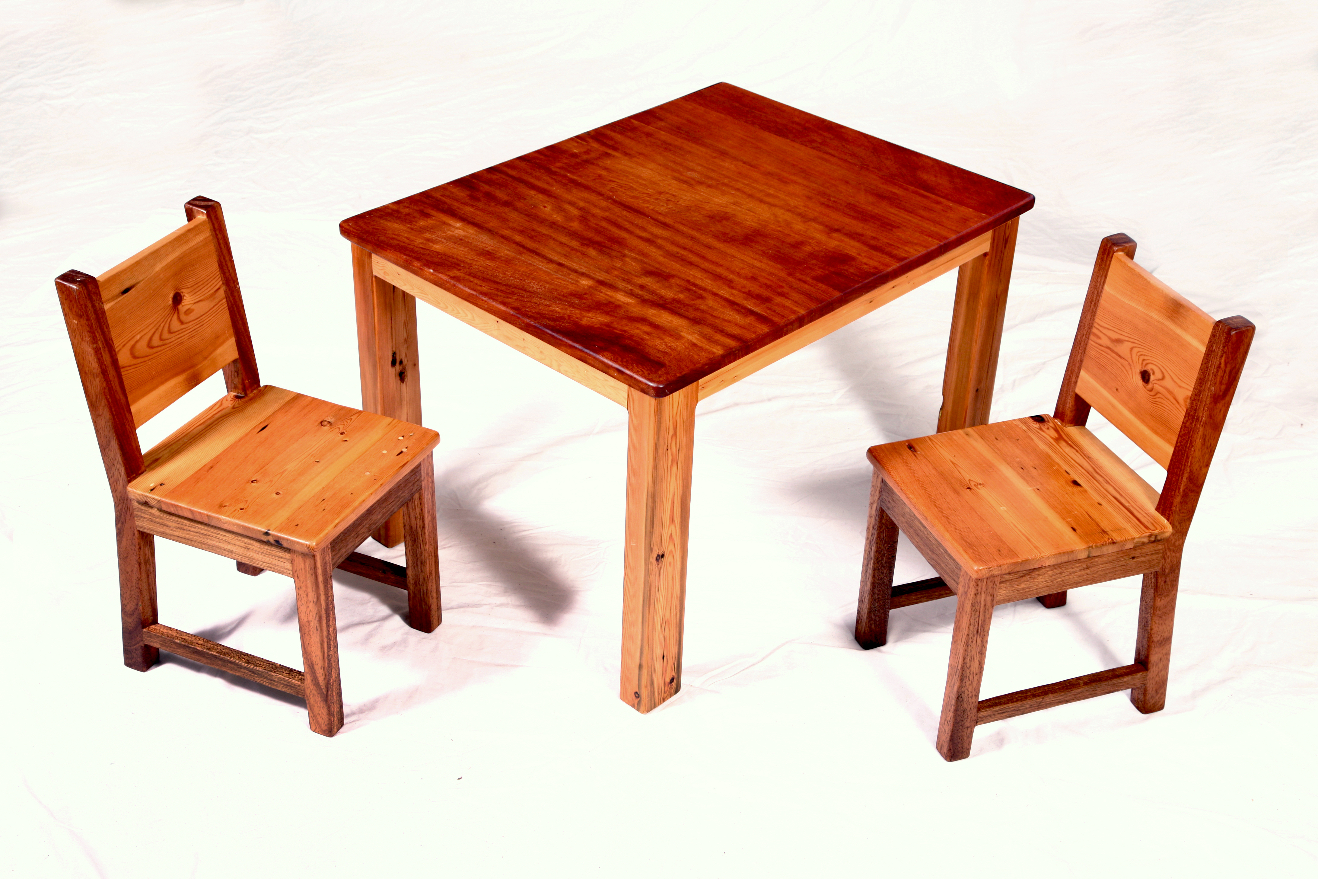 Toddlers table and set of chairs
