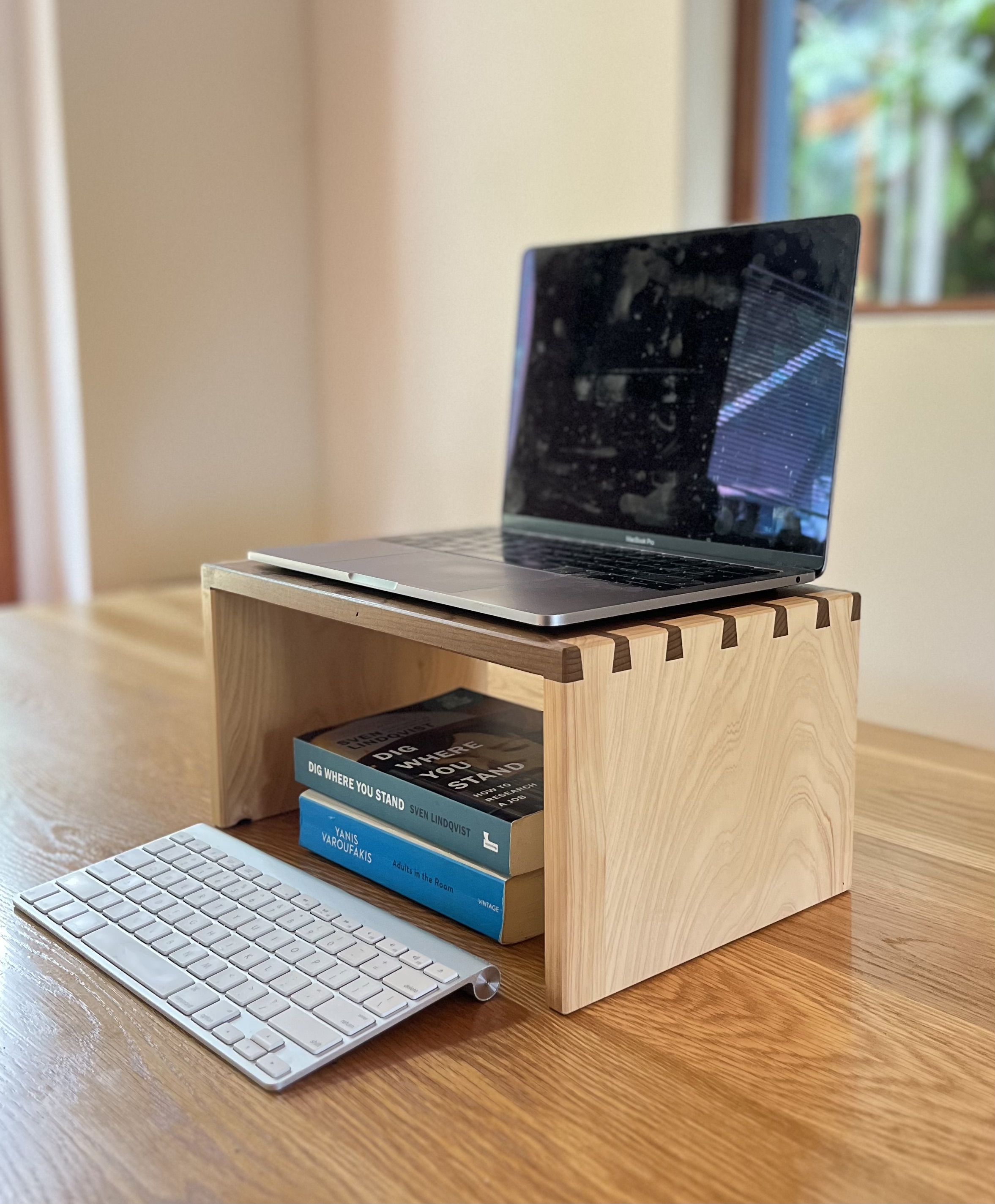 single laptop stand