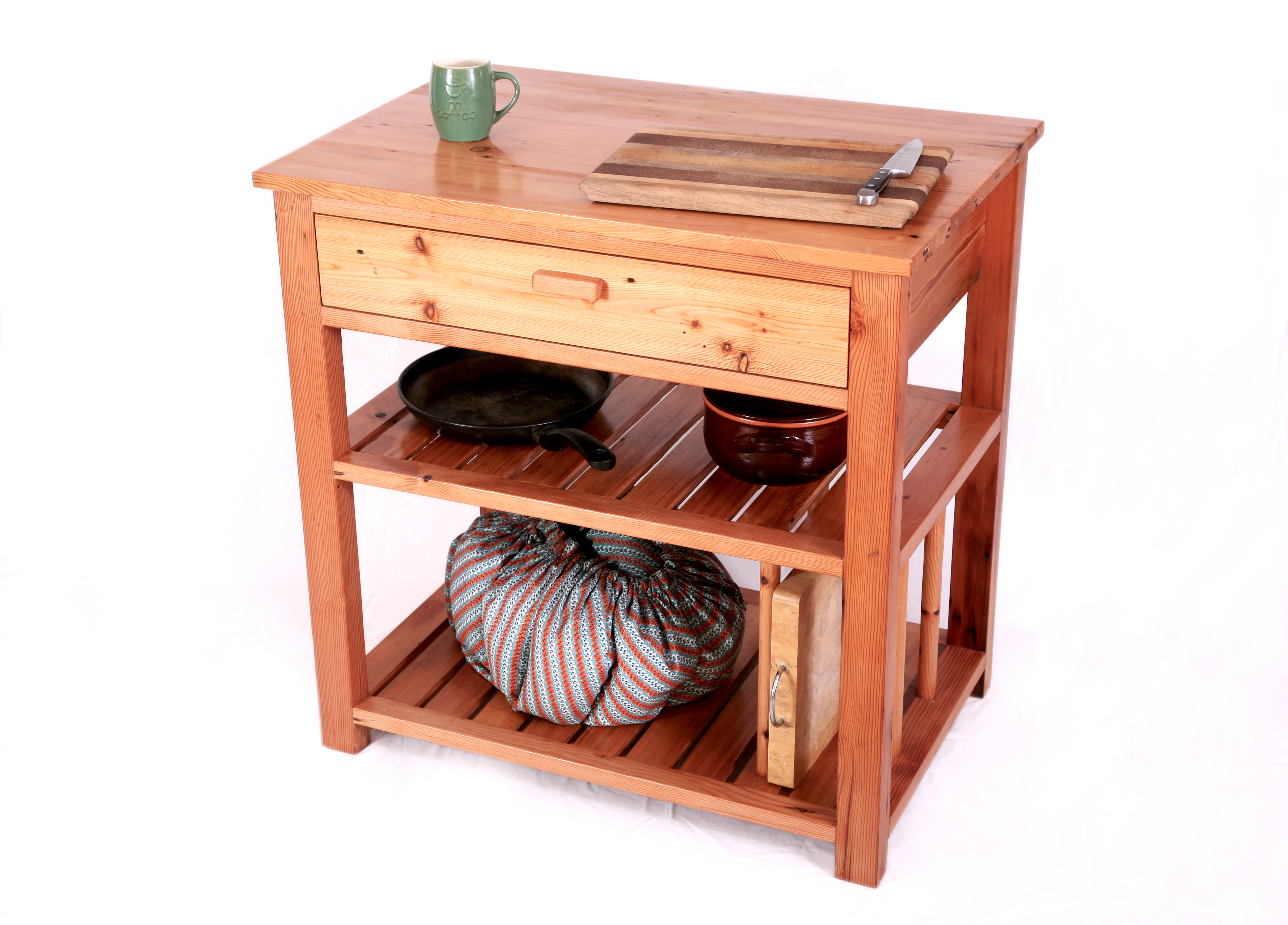 Small Oregon Pine island with utensils