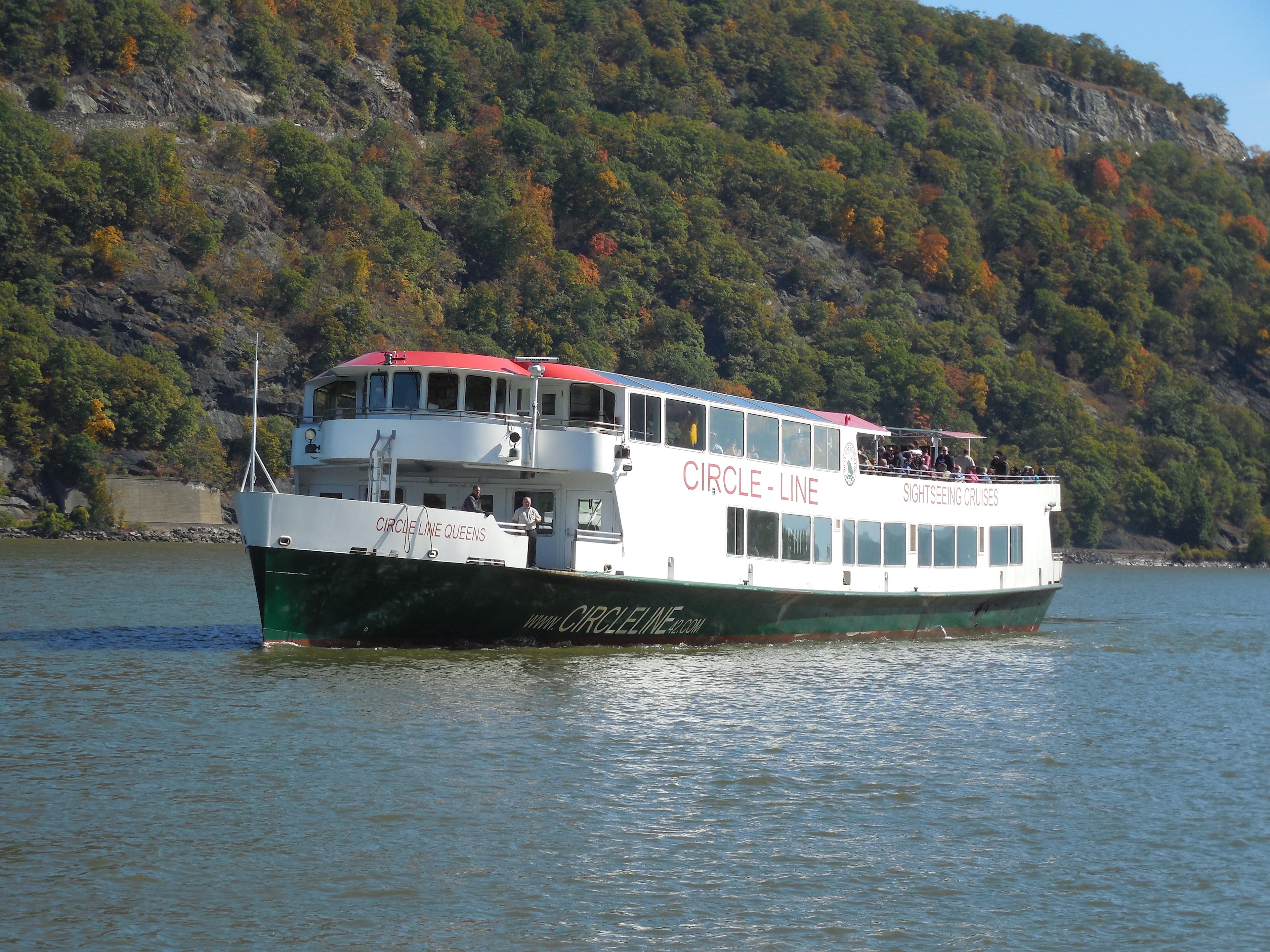 Manhattan class boat with fall colors