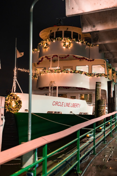 Circle Line Christmas Boat MRP02409