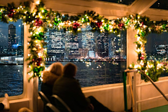 Circle Line Christmas Boat MRP02154-min 2-min