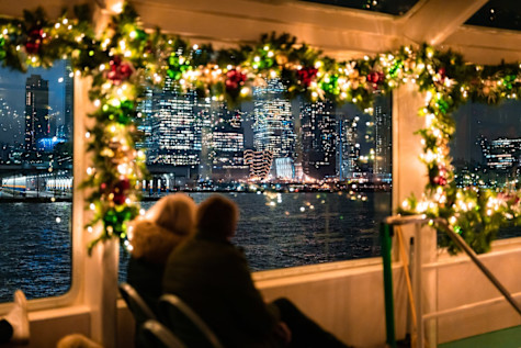 Circle Line Christmas Boat MRP02154