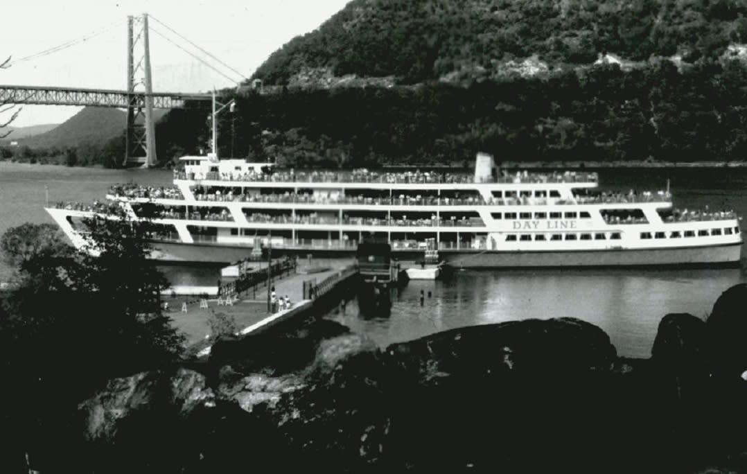 Historic image of Circle Line boat sailing up the Hudson River