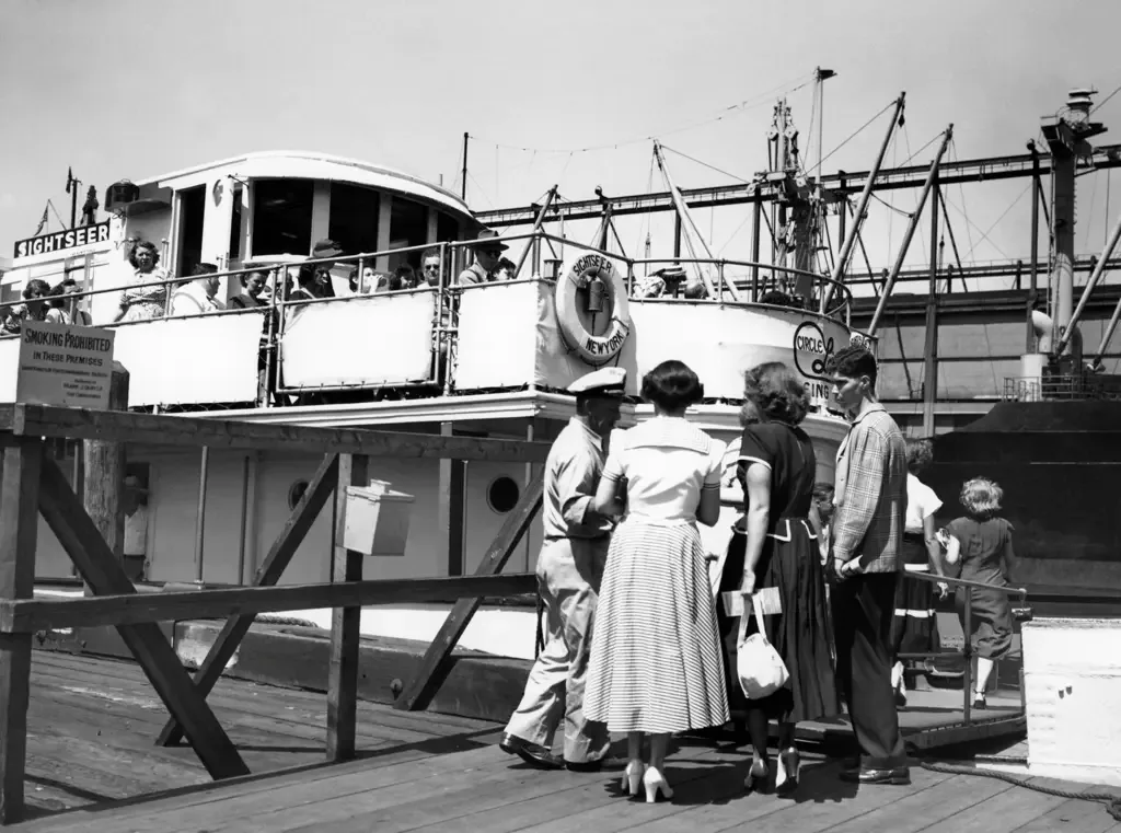 Passengers prepared to board a Circle Line sightseeing boat in the 1950s.