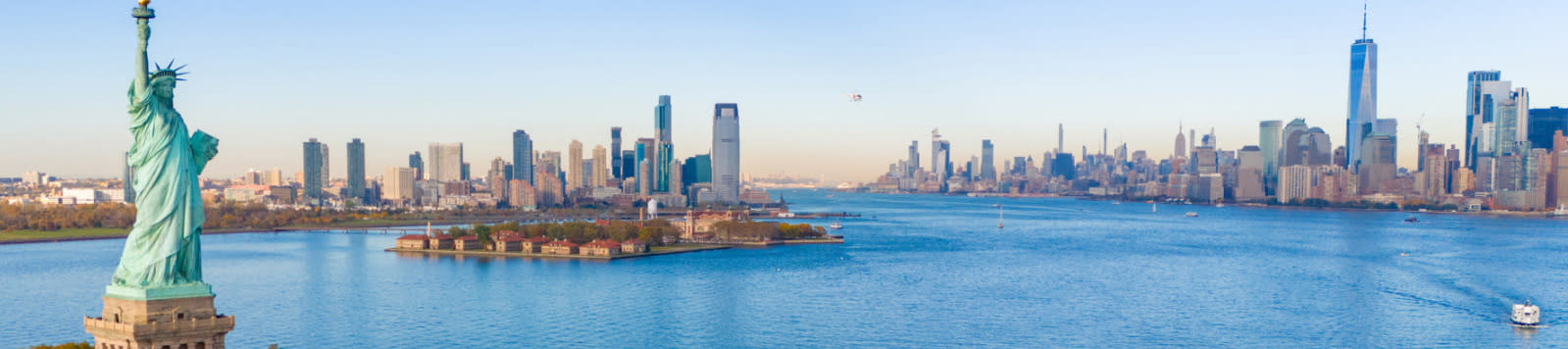 Panorama of nyc and the statue of liberty
