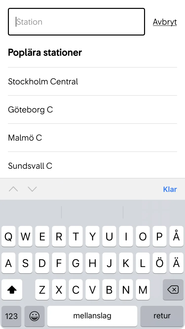 2. Inmatningsfältet får fokus, markören blinkar och ett tangentbord visas. En lista med förslag på stationer visas under inmatningsfältet.