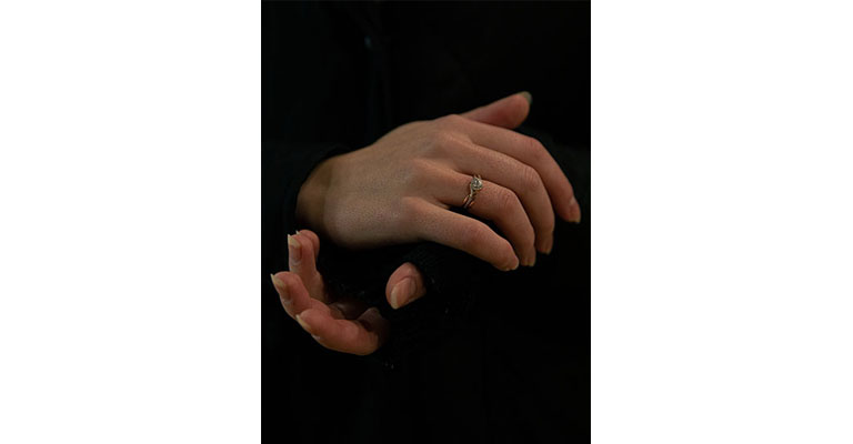 La bague de fiançailles d'Anna © William Keo / Magnum Photos