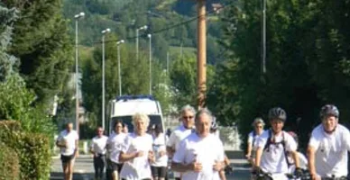 Nos coureurs partent sur les chapeaux de roue.