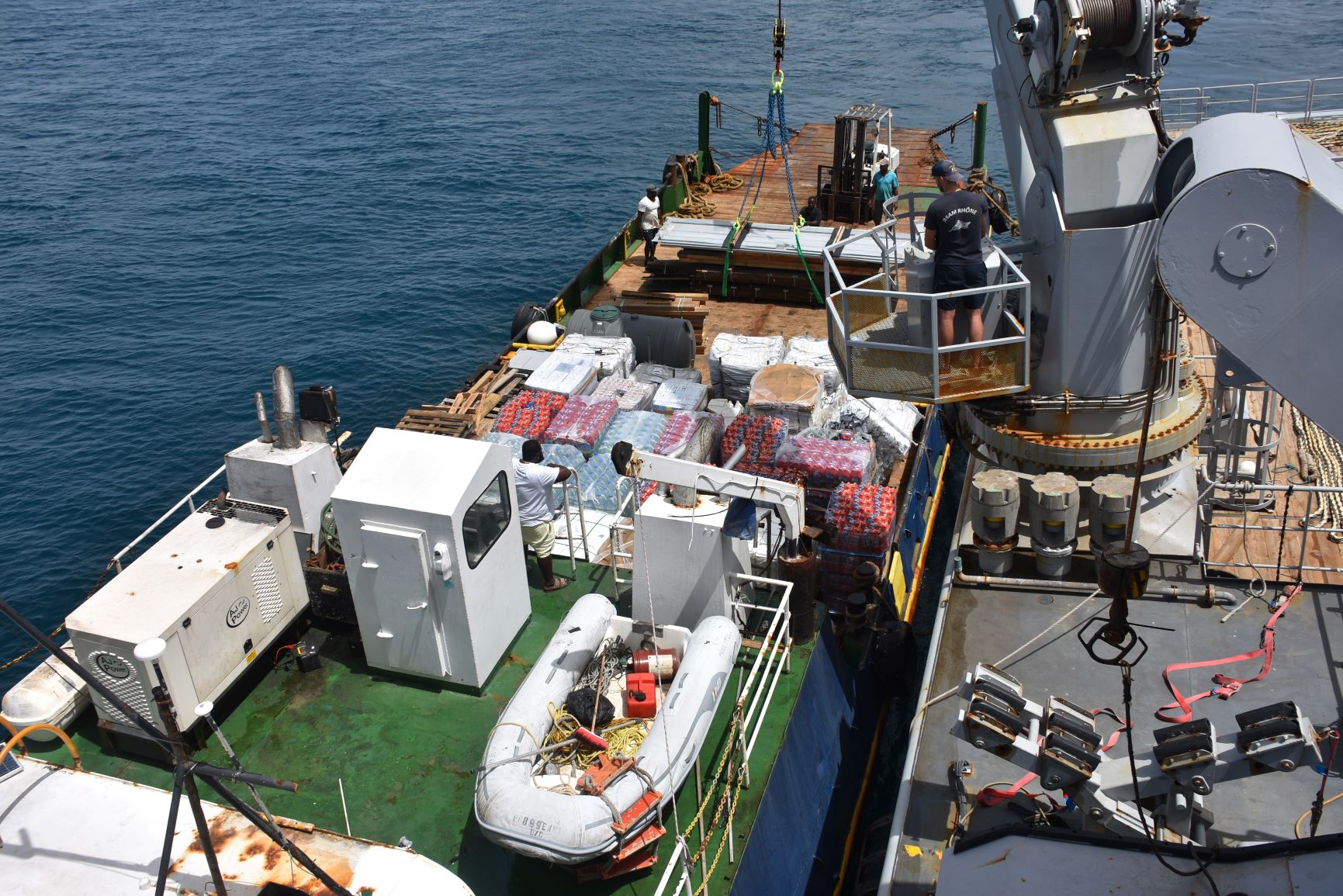 Chargement d'un caboteur à Carriacou
