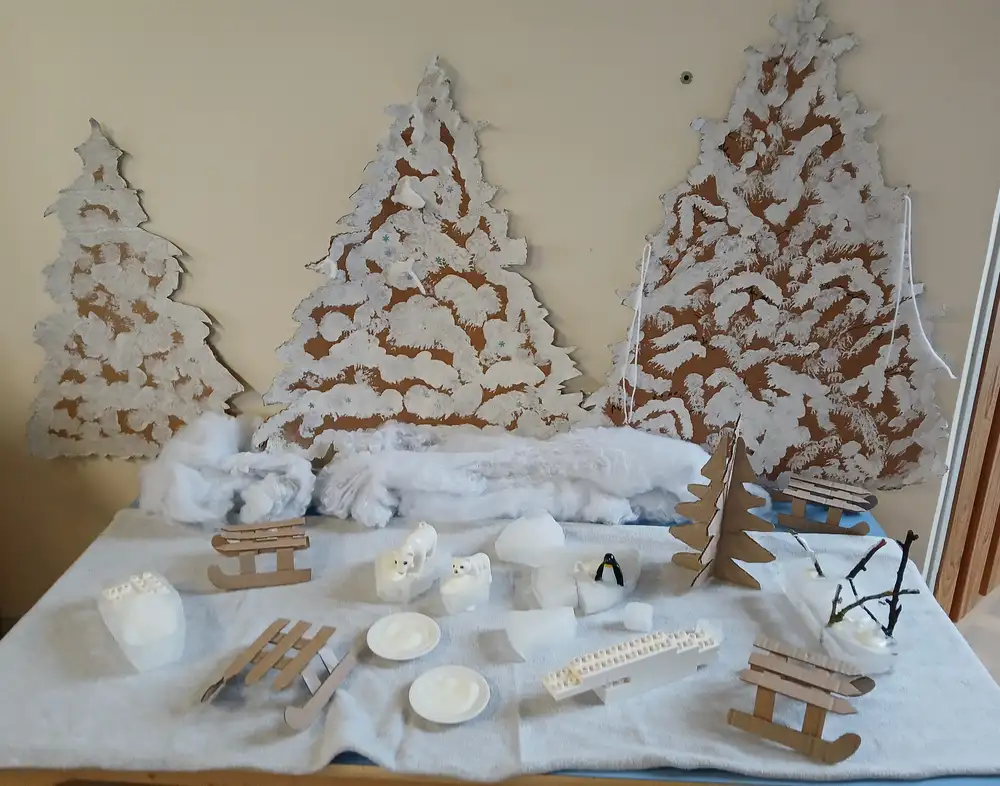 atelier sensoriel avec de la glace et de la neige