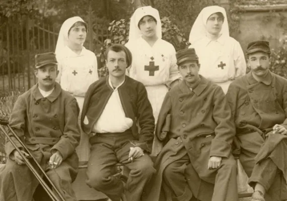 Les infirmières de la Croix-Rouge française aux côtés des Poilus durant la Première Guerre Mondiale - Comité d'Asnières-sur-Seine