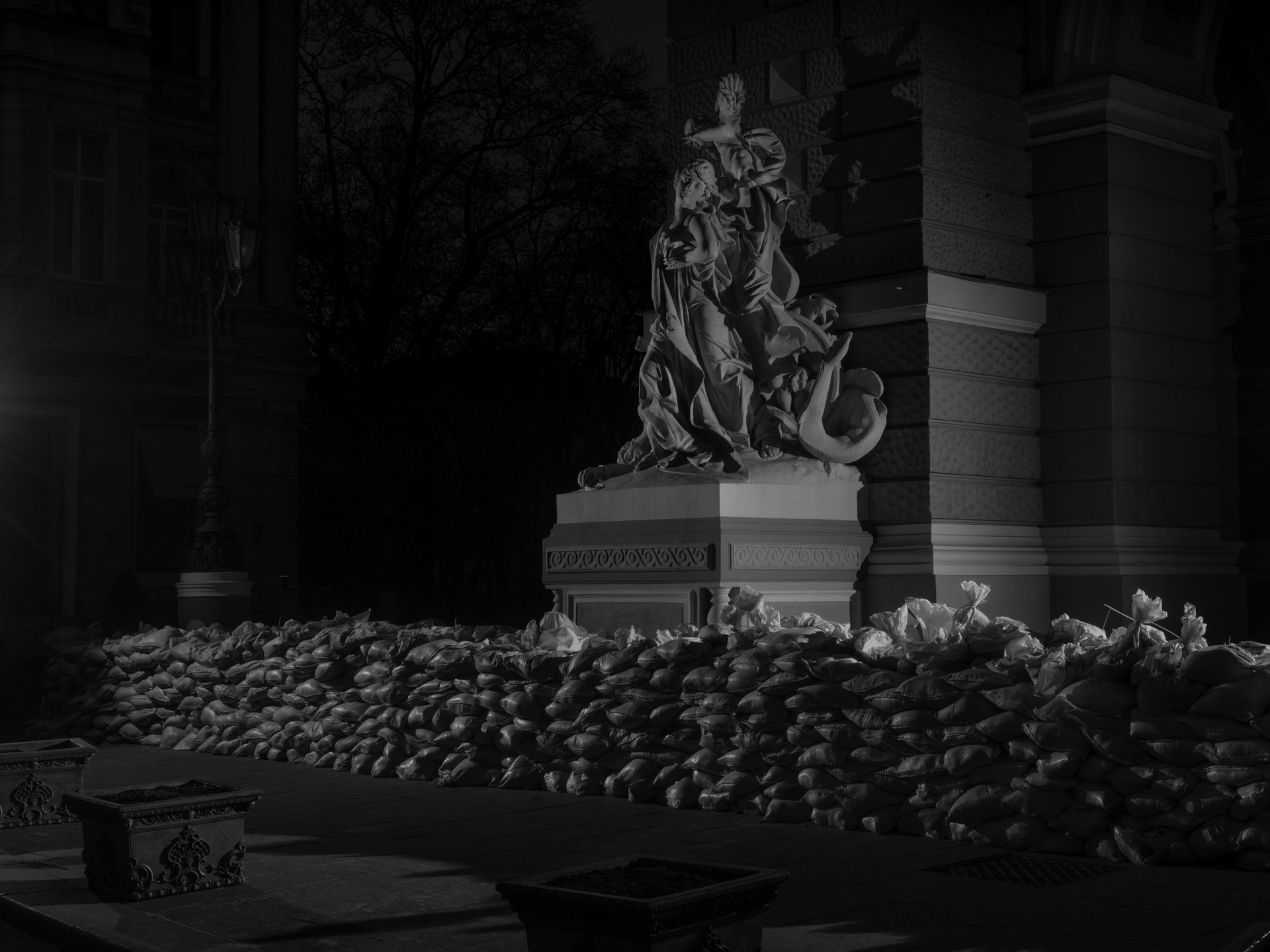 alt text img 2 desktop