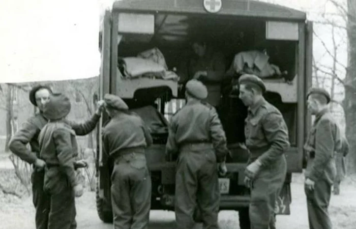 Illustration Section d'ambulances de la Croix-Rouge en Normandie