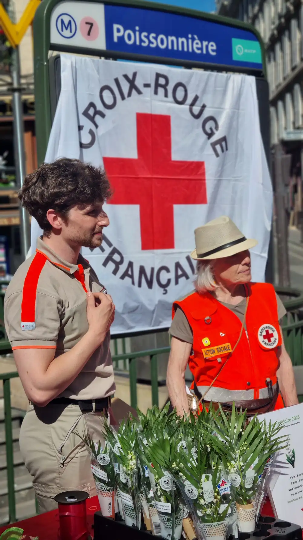 Le 1er mai, nos bénévoles vendent du muguet pour financer leurs actions - 2025