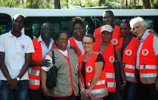 Le Président de la Croix-Rouge française, Jean-Jacques Eledjam s’est rendu aux Antilles afin de faire un point sur les actions de post-urgence à développer en réponse à l’ouragan Irma.