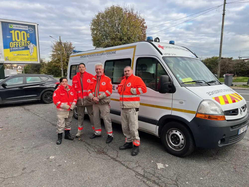 Secouristes prêts au départ 