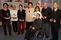 Les 7 bénévoles récompensés autour de Roselyne Bachelot-Narquin et de Jean-François Mattei - © L. Carlsson
