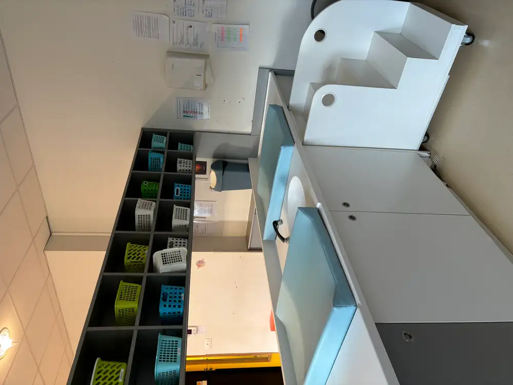 Salle de soins section des libellules.