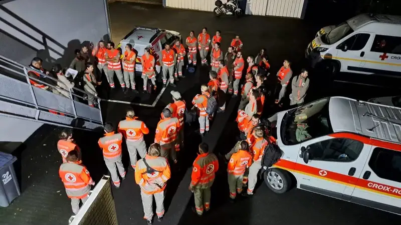 Le brief des secouristes avant le départ pour le DPS du Marathon de Tours