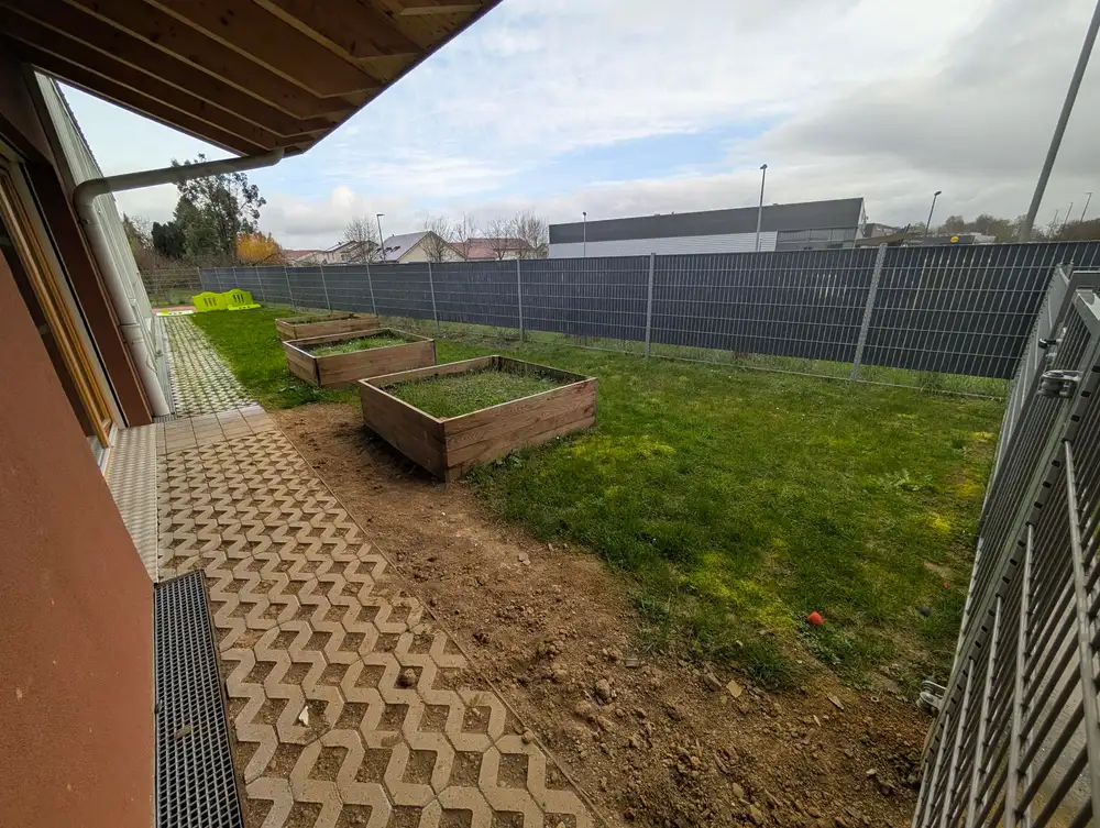 L'espace potager qui est fait au printemps par les enfants et les professionnelles