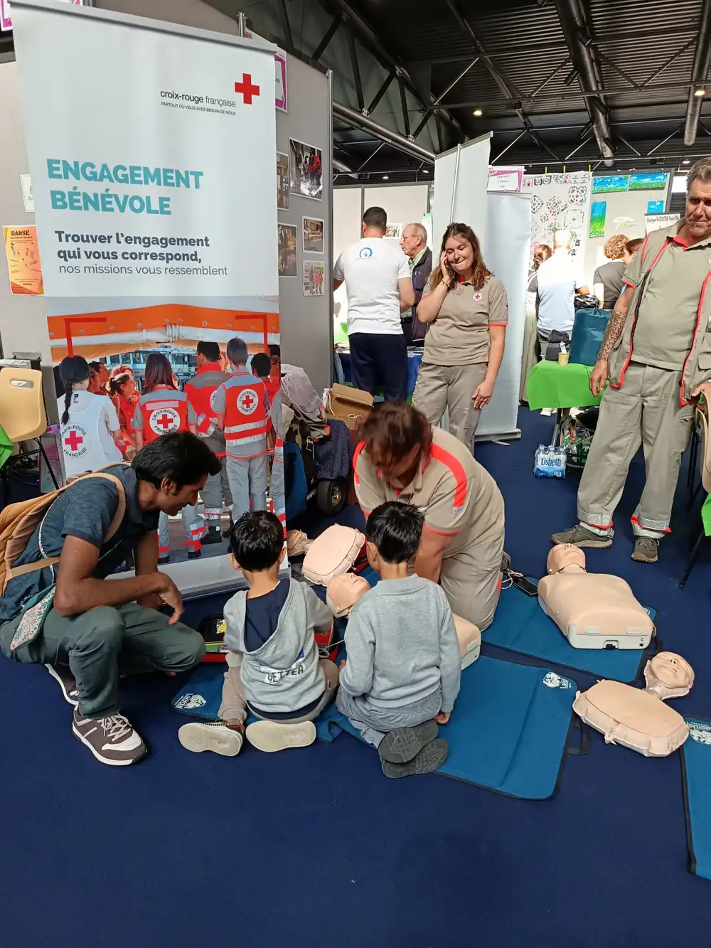Apprentissage du massage cardiaque pour les plus jeunes, Parc Expo Mulhouse, septembre 2025