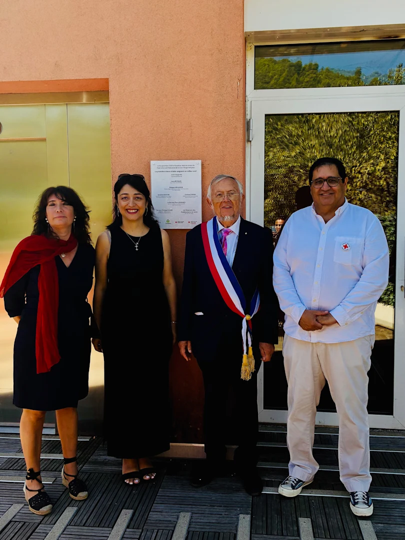 Sandrine Buston, directrice de Croix-Rouge Compétence Paca & Corse – site de Nice a porté ce projet en partenariat avec - Corinne Chemin, Directrice du F.A.M. Croix-Rouge française de l’Escarène et Pierre Donadey, Maire de L'Escarène, avec le soutien des équipes administratives et pédagogiques Croix-Rouge Compétence qui ont rendu possible cette ouverture.