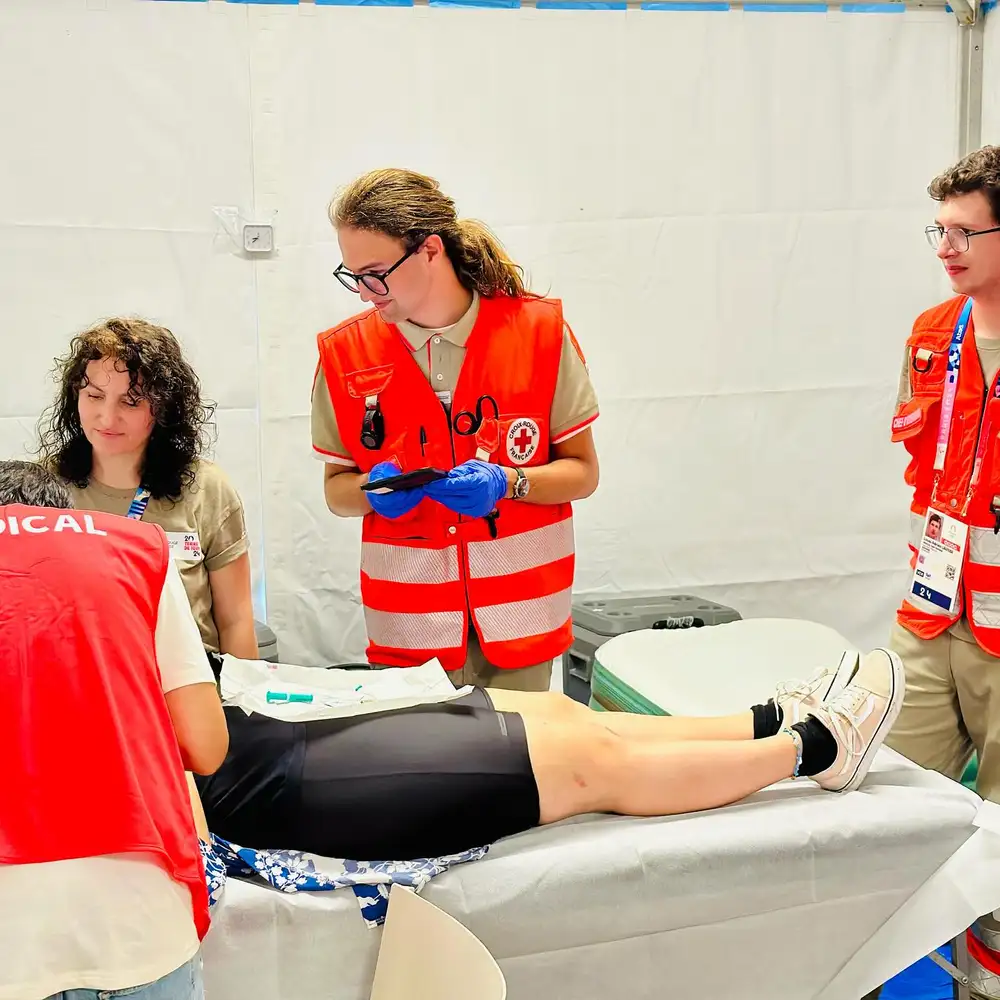 Réconfort apporté à un athlète