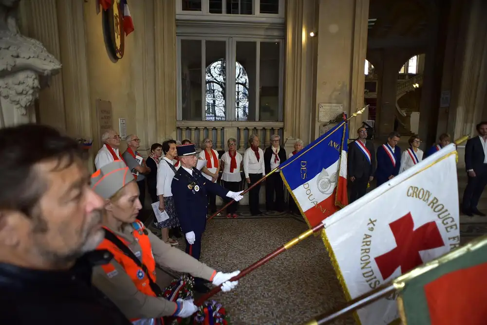 La Croix-Rouge présente aux cérémonies mémorielles à Paris Centre et Paris 10 - photo Ville de Paris