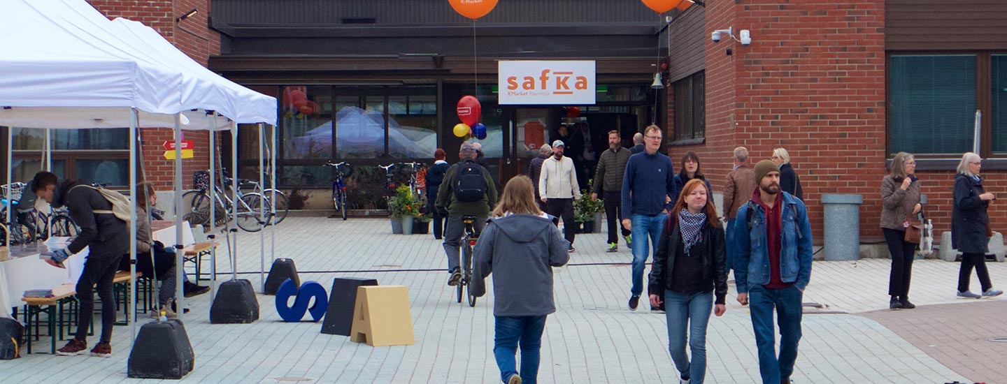 Kyläkauppablogi: Lähiösankaruutta