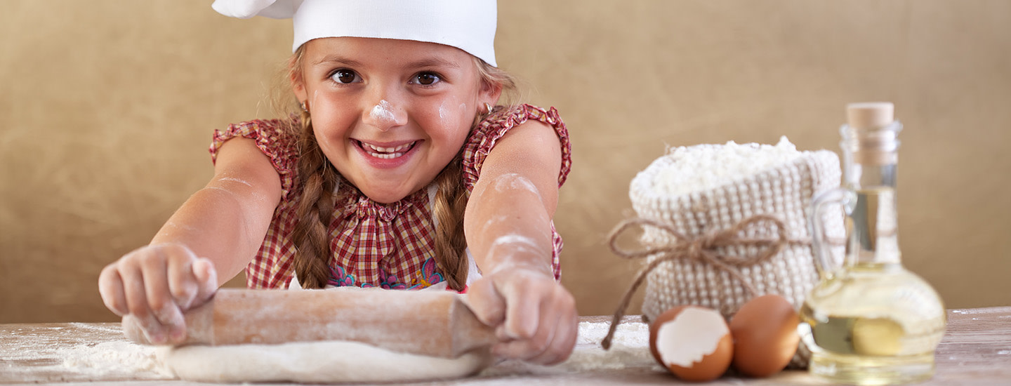 Näin onnistut: Kananmunan valkuaisen ja keltuaisen erottelu