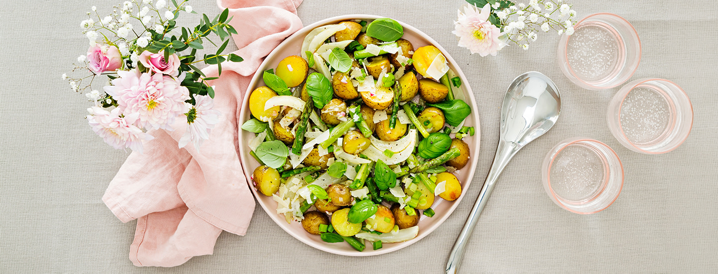 Paahdettu peruna-parsasalaatti 2026 | 1440x550