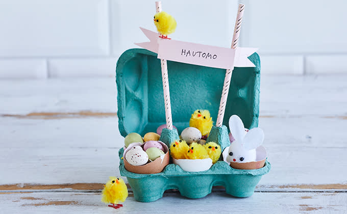 paasiaisaskartelua lasten kanssa hautomo