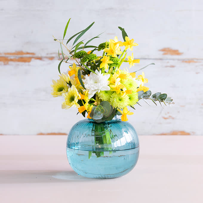 narsissikimppu paasiaisasetelma sekakimppu 1